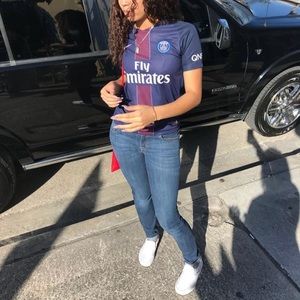 Meet your Posher, Bluee